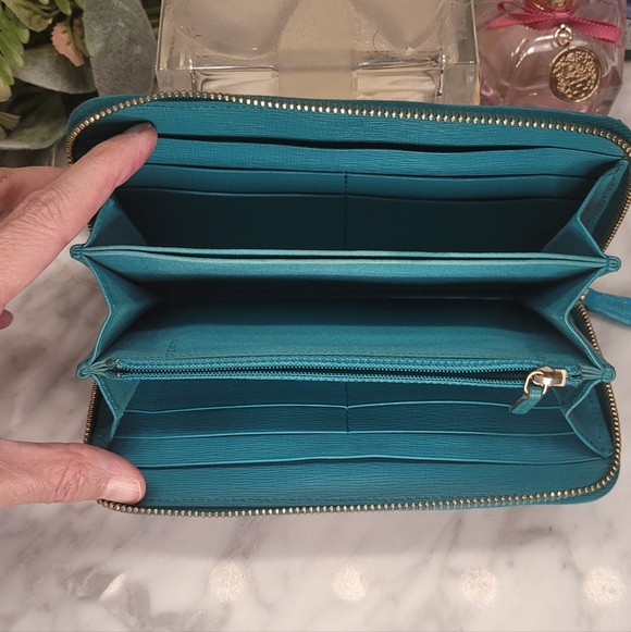 Fendi Zucca Zip Around Wallet EUC - Picture 6 of 13